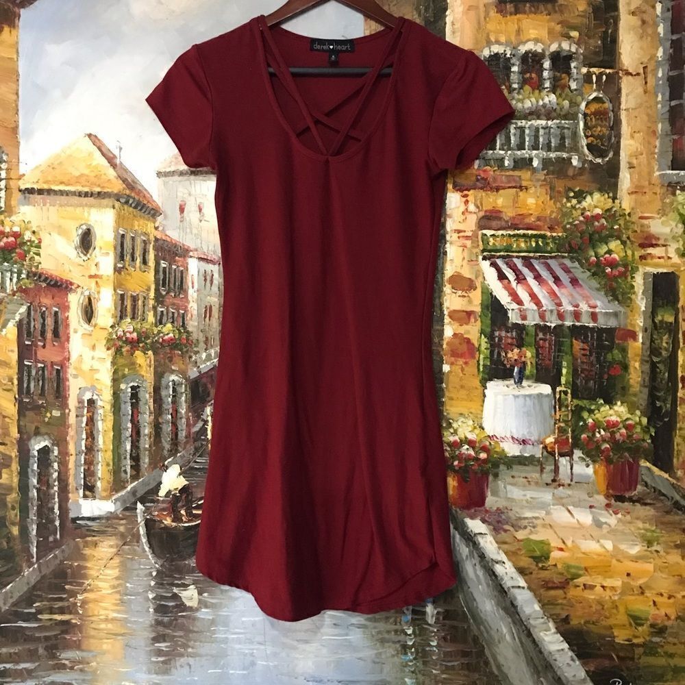 🌸Wine colored t shirt mini